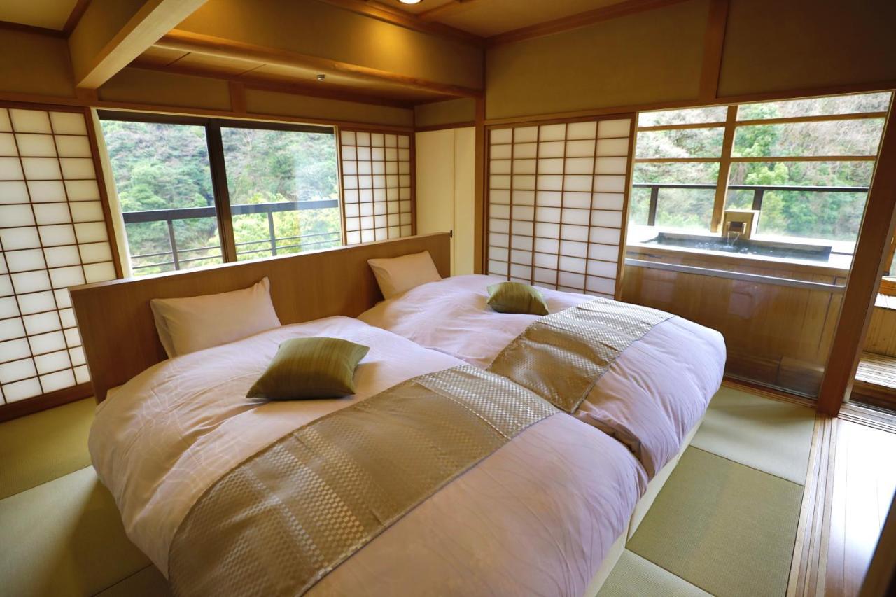 Oku Yugawara Sansuirou Hotel Buitenkant foto