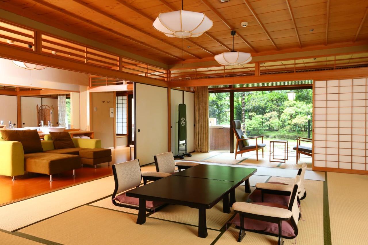 Oku Yugawara Sansuirou Hotel Buitenkant foto
