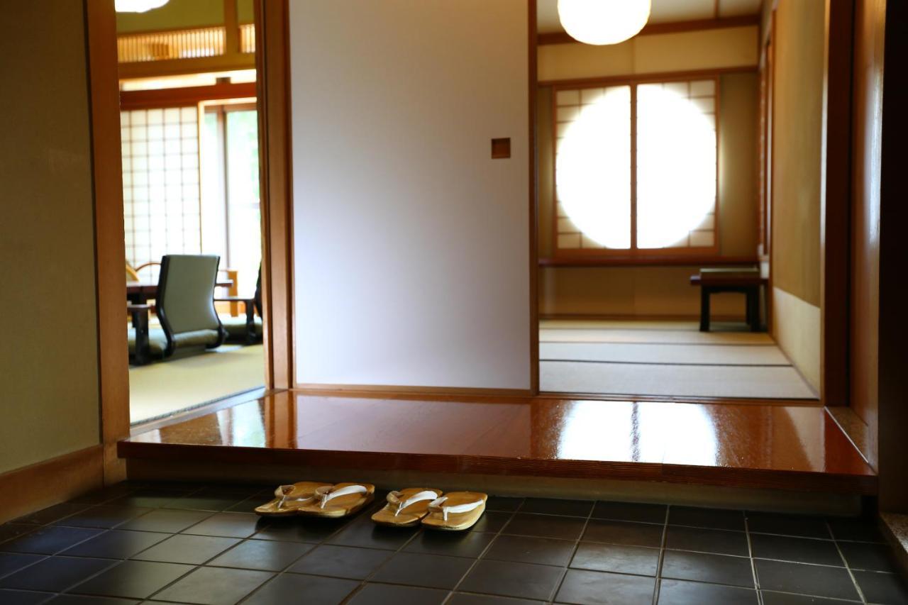 Oku Yugawara Sansuirou Hotel Buitenkant foto