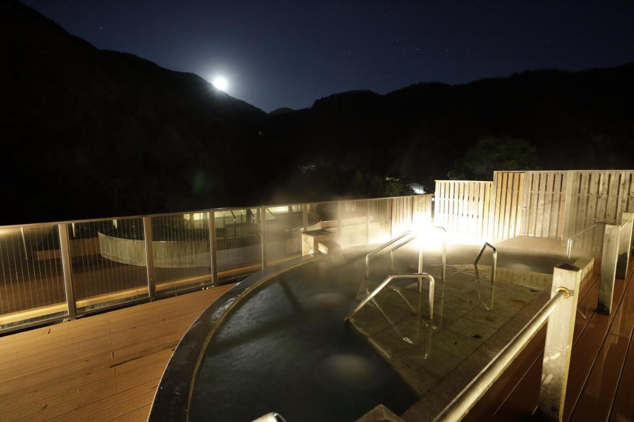 Oku Yugawara Sansuirou Hotel Buitenkant foto