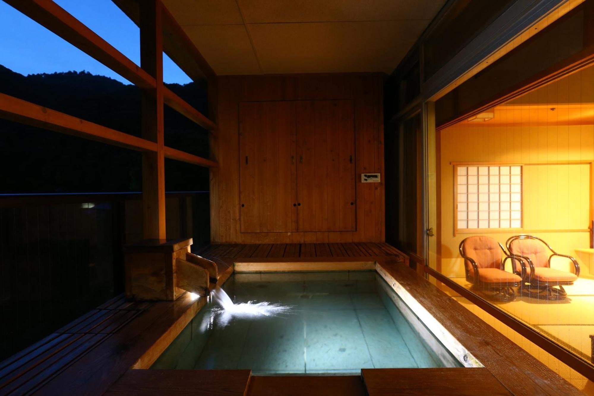 Oku Yugawara Sansuirou Hotel Buitenkant foto
