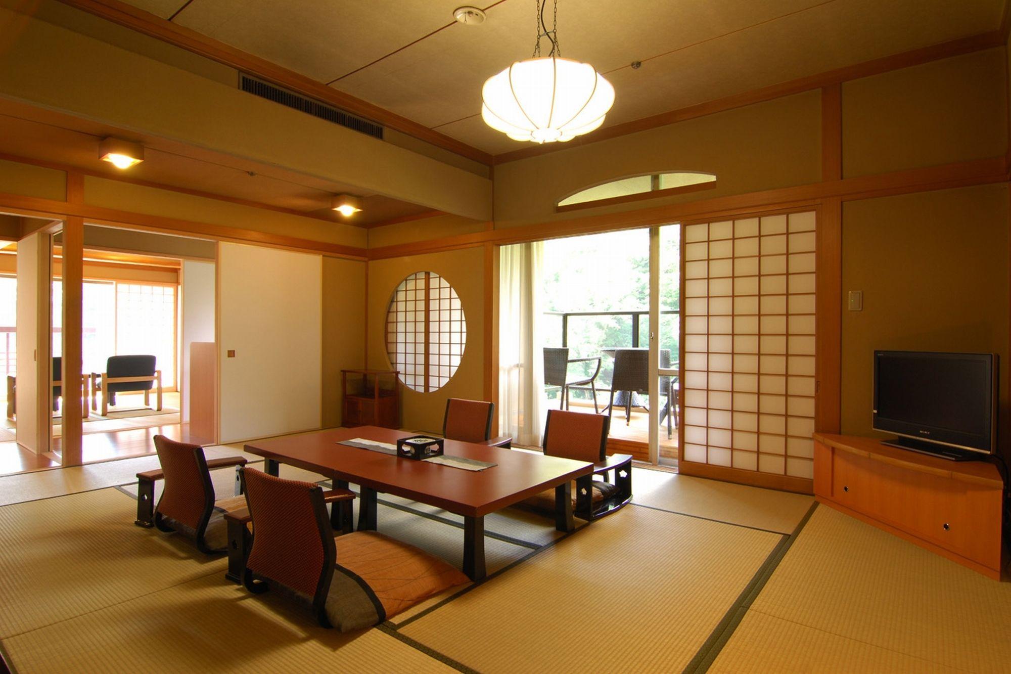 Oku Yugawara Sansuirou Hotel Buitenkant foto