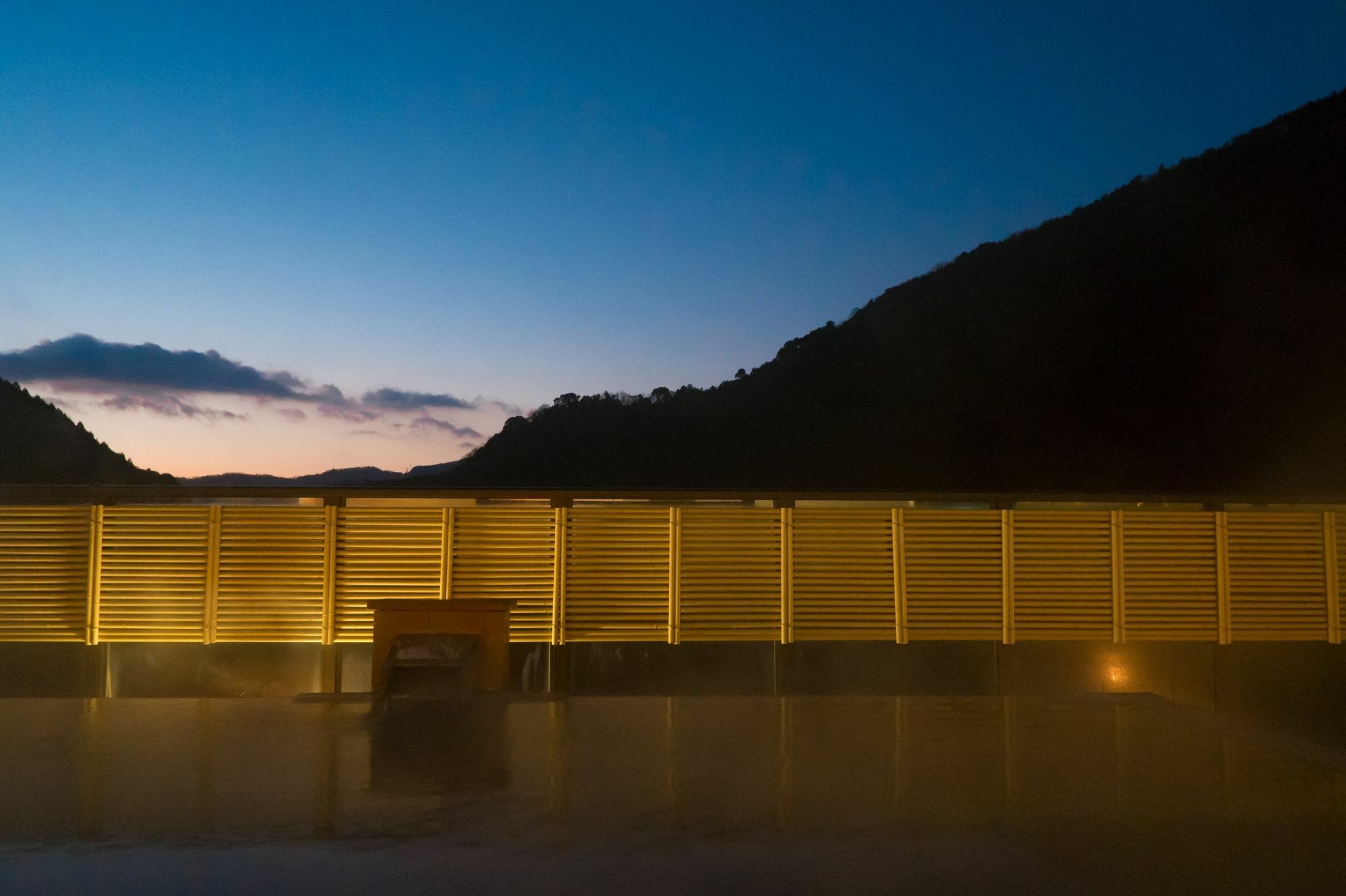 Oku Yugawara Sansuirou Hotel Buitenkant foto